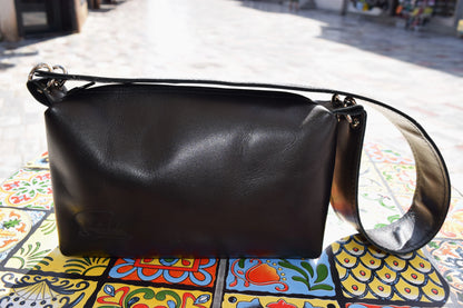 Mezzanote the black Italian goat leather handmade by Santebela.